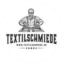 Logo der Textilschmiede mit einem Mann, der an einer Nähmaschine arbeitet.